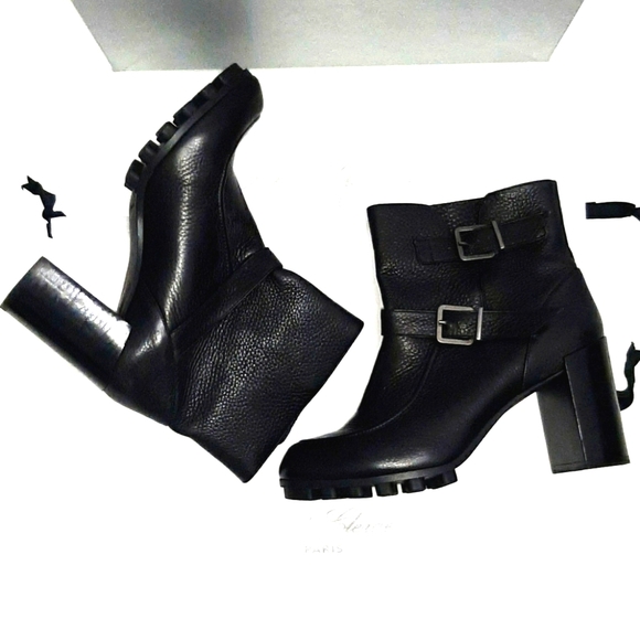 Robert Clergerie Shoes - NIB Robert Clergerie black leather bootie